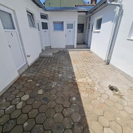 Budget Apartment Lelo Center1 Osijek Luaran gambar